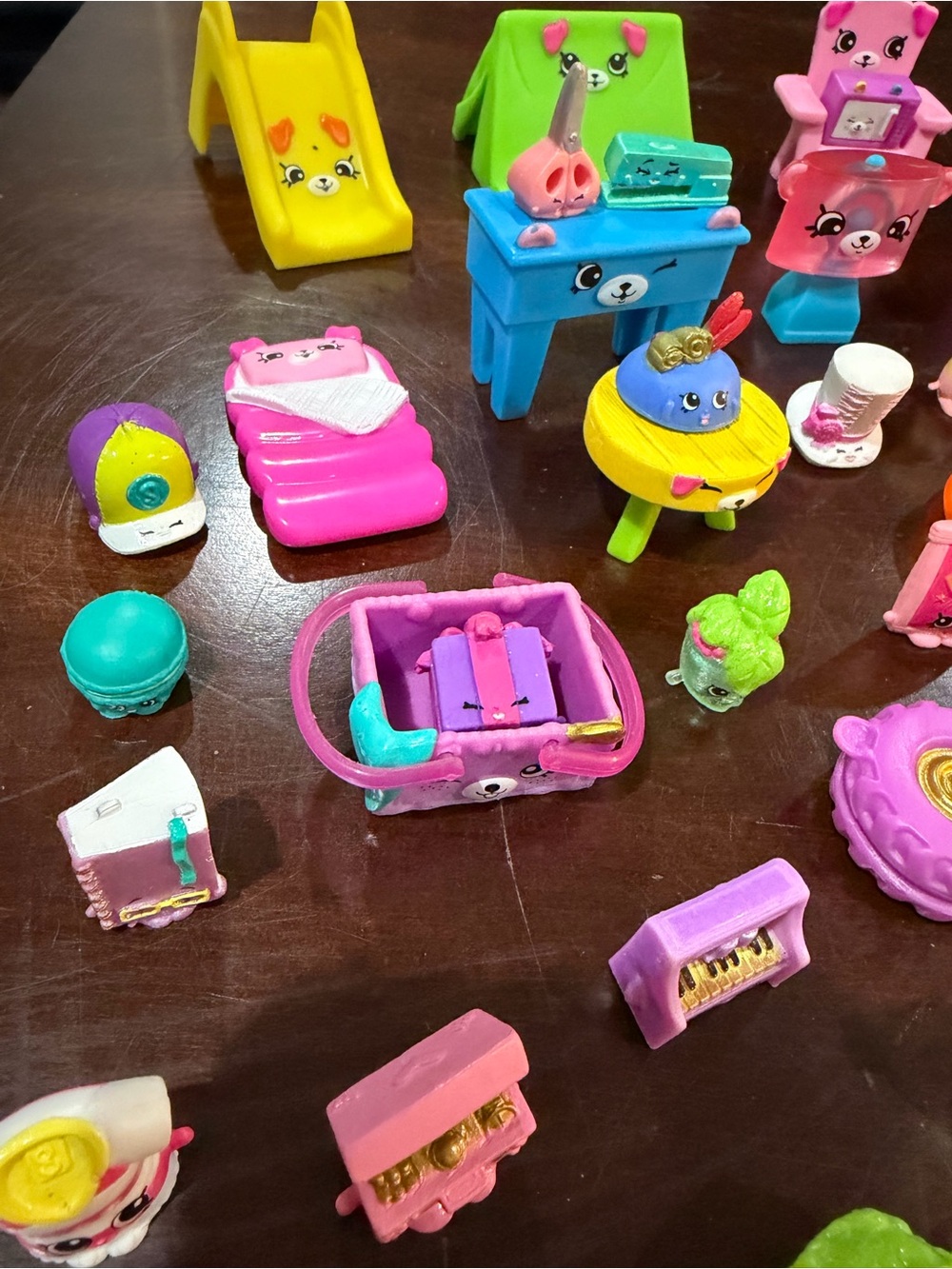 Lot of 82 Shopkins Figures Mixed Seasons Food Fashion Toys Miniatures - Picture 12 of 12